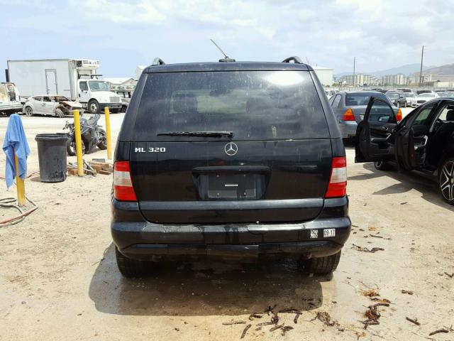 4JGAB54E82A331208 - 2002 MERCEDES-BENZ ML 320 BLACK photo 9