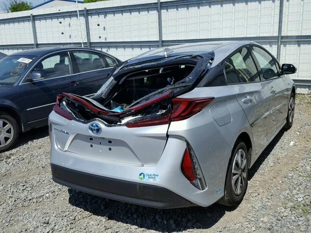 JTDKARFP1H3059504 - 2017 TOYOTA PRIUS PRIM SILVER photo 4