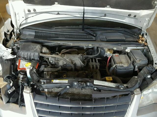 2A4RR5D12AR129808 - 2010 CHRYSLER TOWN & COU SILVER photo 7