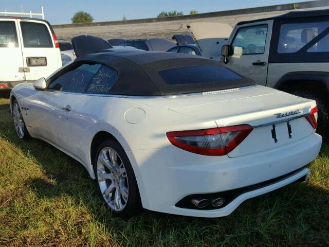 ZAM45MMA3E0117264 - 2014 MASERATI GRANTURISM WHITE photo 3