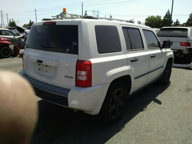 1J8FT48W18D537720 - 2008 JEEP PATRIOT LI WHITE photo 4