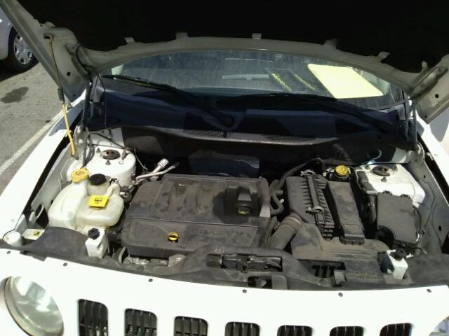 1J8FT48W18D537720 - 2008 JEEP PATRIOT LI WHITE photo 7