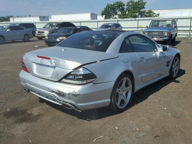 WDBSK7BA5BF162707 - 2011 MERCEDES-BENZ SL 550 SILVER photo 4