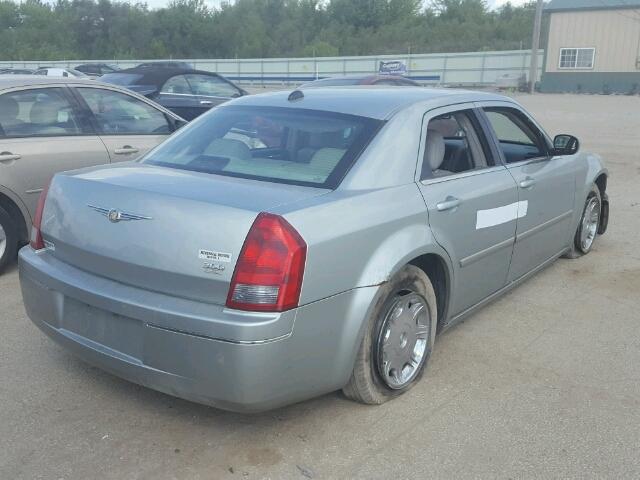 2C3KA53G26H165858 - 2006 CHRYSLER 300 TOURIN SILVER photo 4