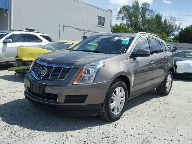 3GYFNAE39CS511329 - 2012 CADILLAC SRX LUXURY GOLD photo 2