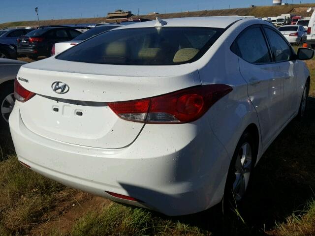 5NPDH4AE5DH370414 - 2013 HYUNDAI ELANTRA WHITE photo 4