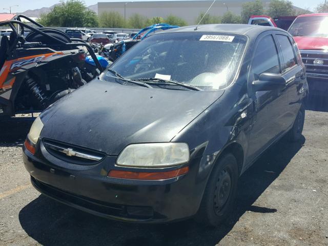 KL1TD62625B493642 - 2005 CHEVROLET AVEO BLACK photo 2