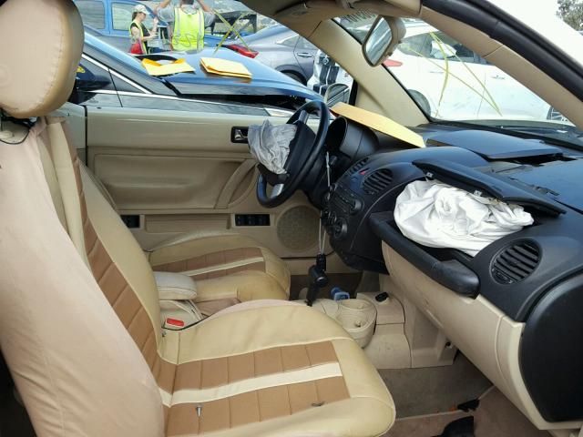 3VWCM31Y85M312365 - 2005 VOLKSWAGEN NEW BEETLE 棕色 照片 5