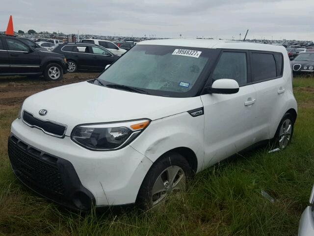 KNDJN2A2XG7292906 - 2016 KIA SOUL WHITE photo 2