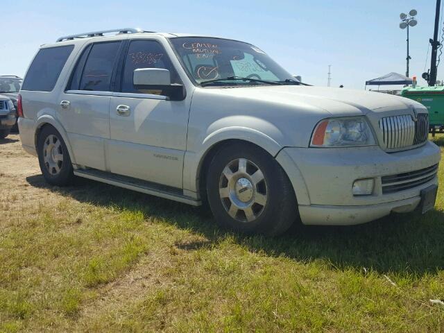 5LMFU27565LJ20086 - 2005 LINCOLN NAVIGATOR WHITE photo 1