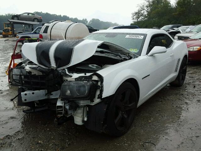 2G1FK1EJ7A9162168 - 2010 CHEVROLET CAMARO WHITE photo 2