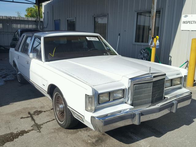 1LNBM81F8JY658257 - 1988 LINCOLN TOWN CAR WHITE photo 1