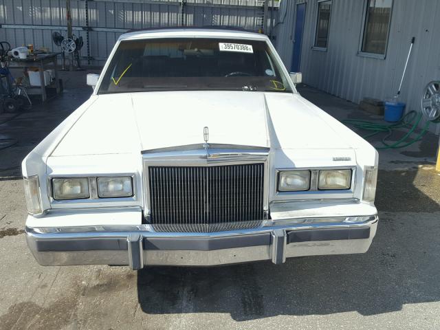 1LNBM81F8JY658257 - 1988 LINCOLN TOWN CAR WHITE photo 9