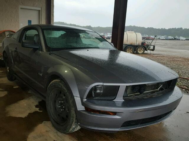 1ZVHT82HX65143705 - 2006 FORD MUSTANG GT GRAY photo 1