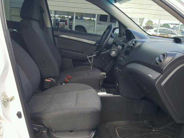 KL1TD5DE7AB091513 - 2010 CHEVROLET AVEO LS WHITE photo 5