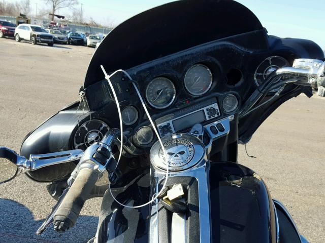 1HD1KEM18CB611898 - 2012 HARLEY-DAVIDSON FLHTK ELEC BLACK photo 5