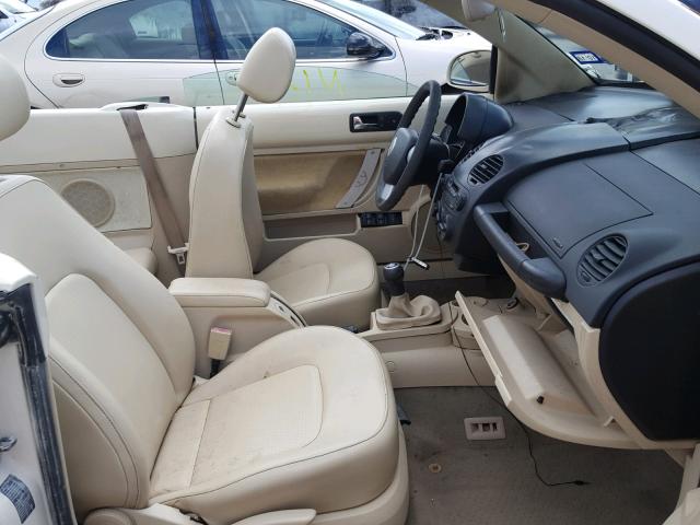 3VWCM21Y44M300612 - 2004 VOLKSWAGEN NEW BEETLE 奶油色 照片 5