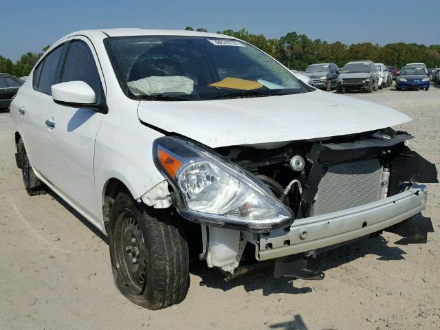 3N1CN7AP2HL811335 - 2017 NISSAN VERSA WHITE photo 1