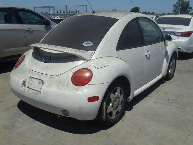 3VWBK21C32M417794 - 2002 VOLKSWAGEN NEW BEETLE 白色 照片 4