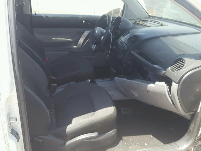 3VWBK21C32M417794 - 2002 VOLKSWAGEN NEW BEETLE 白色 照片 5