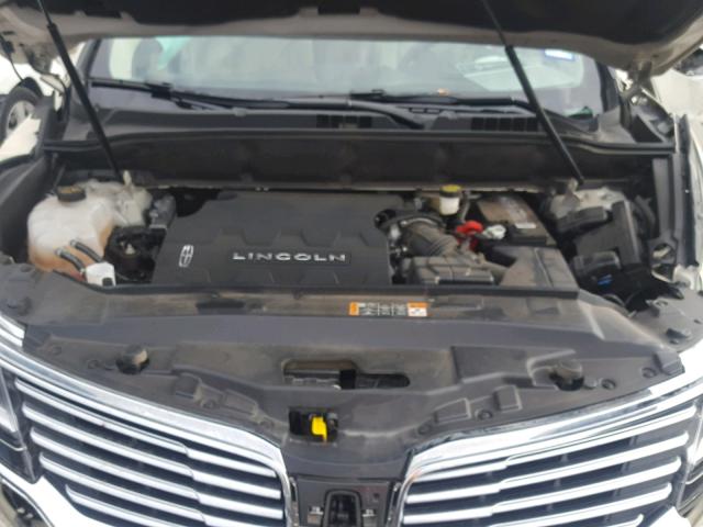 2LMTJ6LR6GBL66500 - 2016 LINCOLN MKX RESERV CREAM photo 7