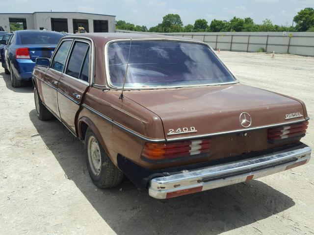 WDBAB23A6DB387726 - 1983 MERCEDES-BENZ 240 D BROWN photo 3