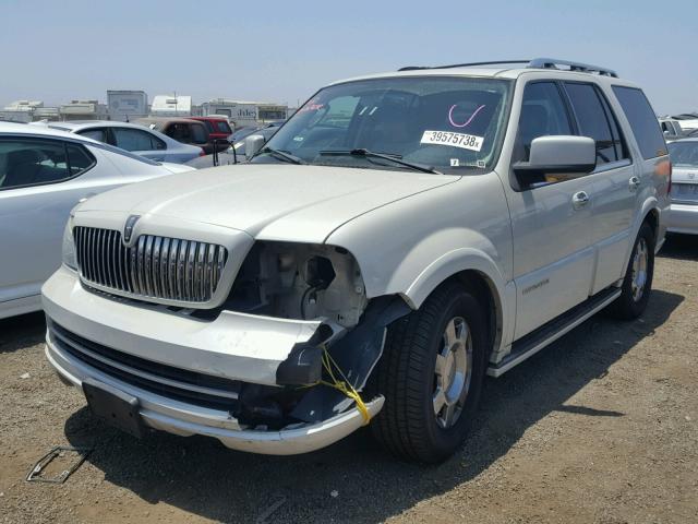 5LMFU27595LJ07915 - 2005 LINCOLN NAVIGATOR 白色 照片 2