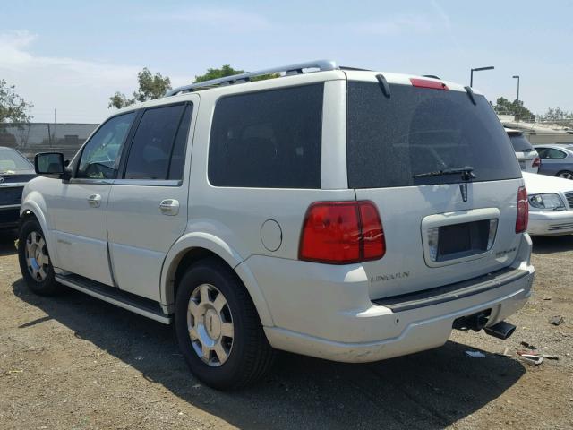 5LMFU27595LJ07915 - 2005 LINCOLN NAVIGATOR 白色 照片 3