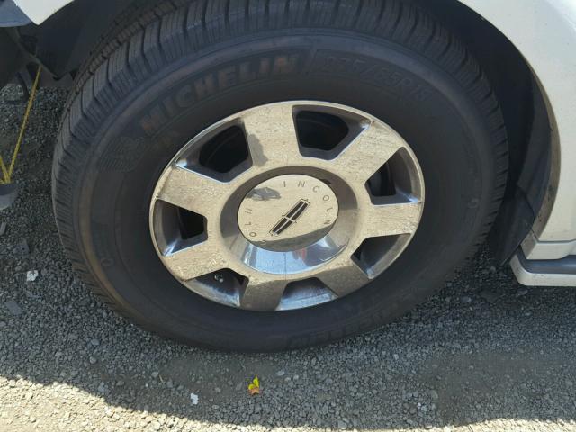 5LMFU27595LJ07915 - 2005 LINCOLN NAVIGATOR 白色 照片 9