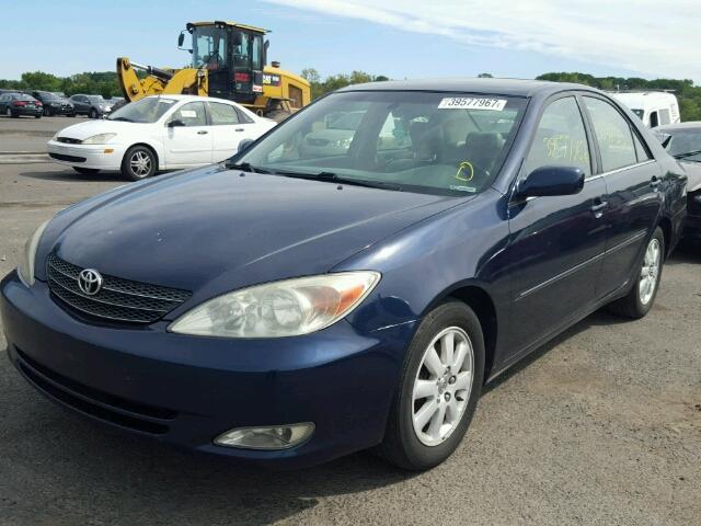 4T1BF30K73U061672 - 2003 TOYOTA CAMRY LE BLUE photo 2