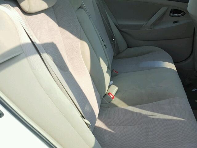 4T1BF3EK3BU597686 - 2011 TOYOTA CAMRY BASE WHITE photo 6