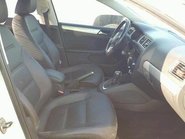 3VWDP7AJ8DM377303 - 2013 VOLKSWAGEN JETTA SE 白色 照片 5