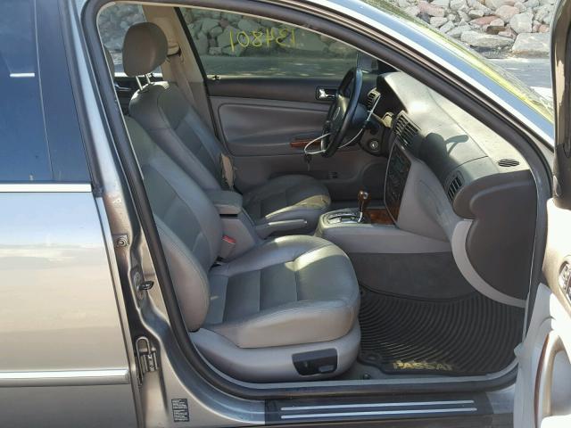 WVWWH63B43E376050 - 2003 VOLKSWAGEN PASSAT GLX 灰色 照片 5