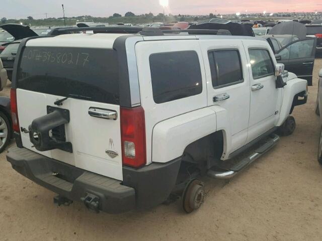 5GTEN13L888107869 - 2008 HUMMER H3 ALPHA WHITE photo 4