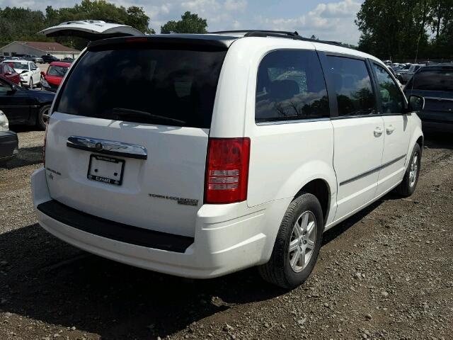 2A4RR5D13AR155737 - 2010 CHRYSLER TOWN & COU WHITE photo 4