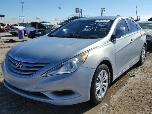 5NPEB4AC0BH084827 - 2011 HYUNDAI SONATA GLS SILVER photo 2