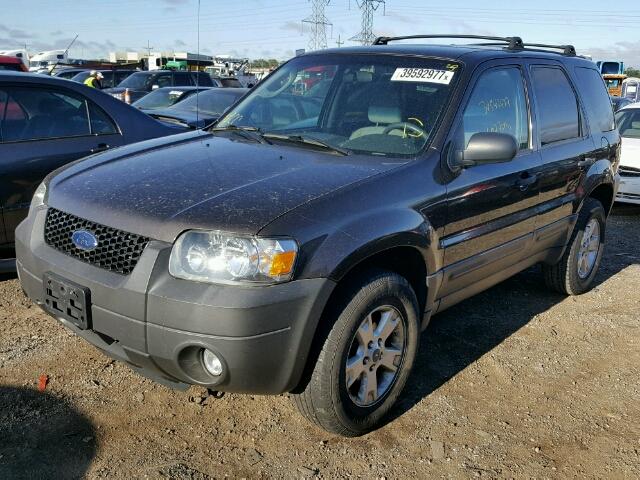 1FMCU03137KB06488 - 2007 FORD ESCAPE GRAY photo 2