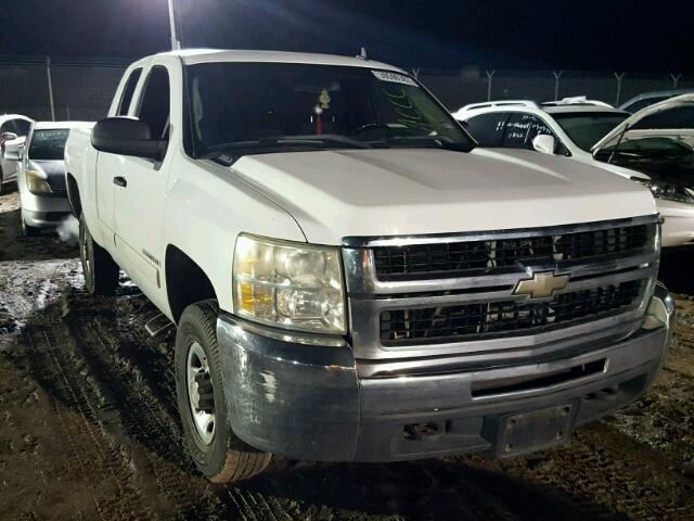 1GCHC29K27E513757 - 2007 CHEVROLET SILVERADO WHITE photo 1