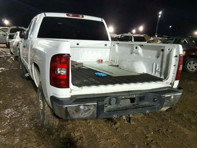 1GCHC29K27E513757 - 2007 CHEVROLET SILVERADO WHITE photo 3