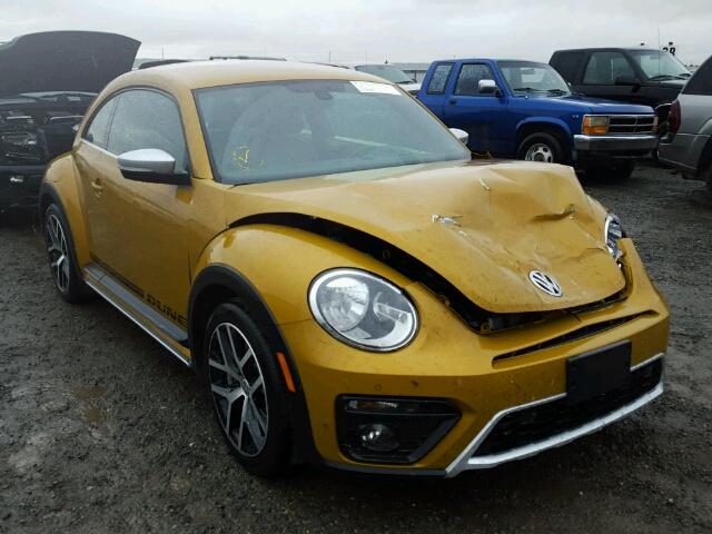 3VWS17AT0GM627700 - 2016 VOLKSWAGEN BEETLE GOLD photo 1