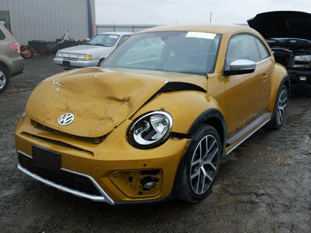 3VWS17AT0GM627700 - 2016 VOLKSWAGEN BEETLE GOLD photo 2