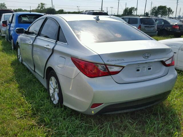 5NPEB4AC8EH917195 - 2014 HYUNDAI SONATA SILVER photo 3