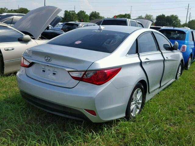 5NPEB4AC8EH917195 - 2014 HYUNDAI SONATA SILVER photo 4