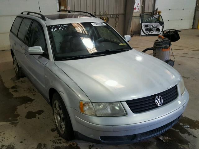 WVWVD23B2YE384512 - 2000 VOLKSWAGEN PASSAT GLX 银色 照片 1