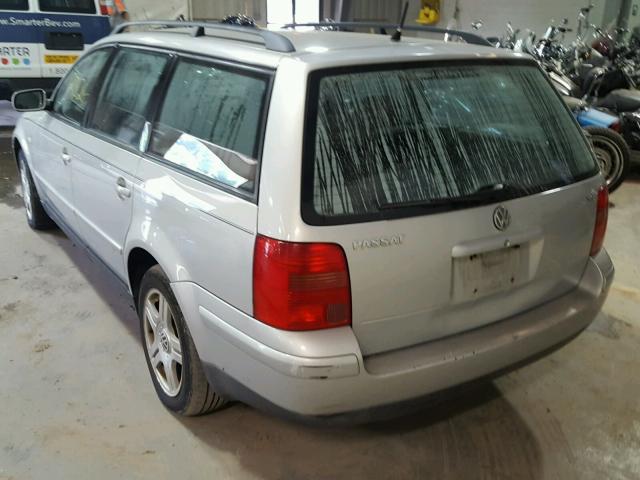 WVWVD23B2YE384512 - 2000 VOLKSWAGEN PASSAT GLX 银色 照片 3