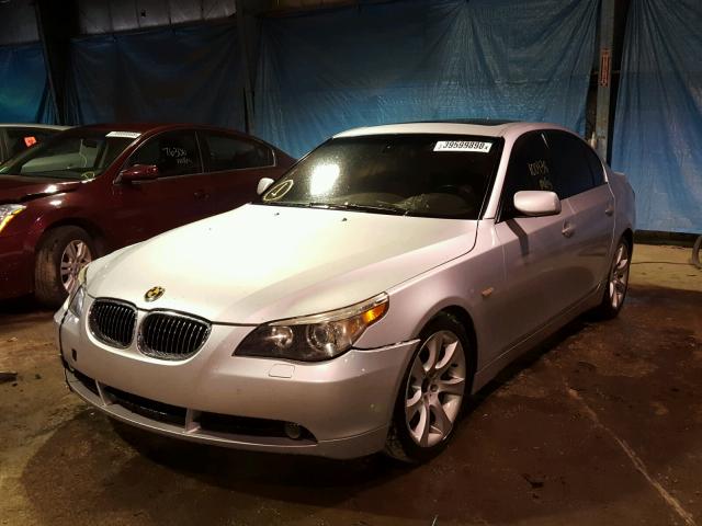 WBANB33564B113077 - 2004 BMW 545 I SILVER photo 2