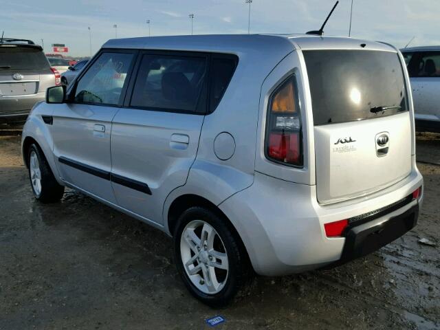 KNDJT2A27A7055769 - 2010 KIA SOUL SILVER photo 3