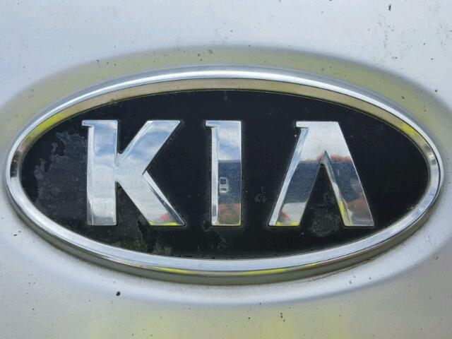 KNDJT2A27A7055769 - 2010 KIA SOUL SILVER photo 9