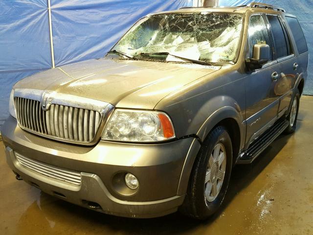 5LMFU28RX3LJ14015 - 2003 LINCOLN NAVIGATOR BROWN photo 2
