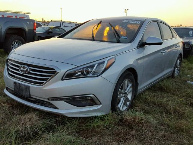 5NPE24AF2FH235084 - 2015 HYUNDAI SONATA SE SILVER photo 2